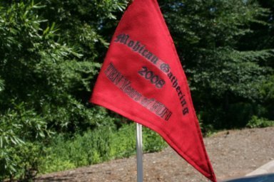 Car flags by Jayne... what a welcome and helpful sight! 